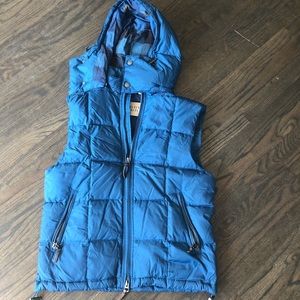 Men’s Burberry quilted puffer vest